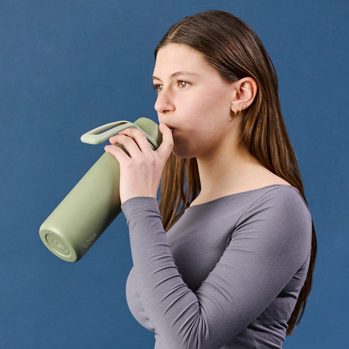 690 ml geïsoleerde fles met klapdeksel - olijfgroen